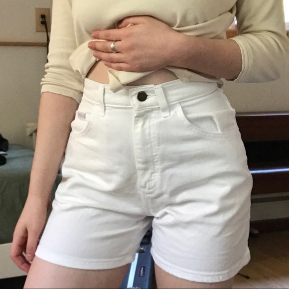 **SOLD ON DEPOP**Vintage White High-waisted shorts - Picture 4 of 7